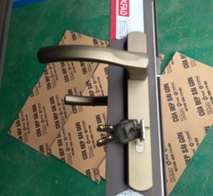 phụ kiện đi kèm của kính cường lực
