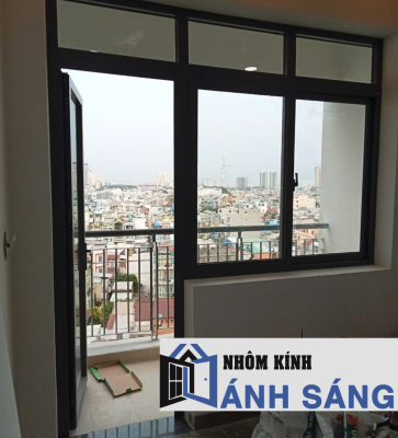cửa nhôm kính cường lực